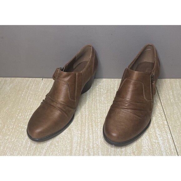 BareTraps Women's Rylie Size 9.5 Brown Slip On 2.5" Block Heel Ankle Booties - Picture 2 of 8